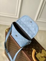 M14116 Louis Vuitton Pulse Wearable Wallet  Sky Blue - Image 5