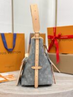 Louis vuitton CarryAll M13289 - Image 2