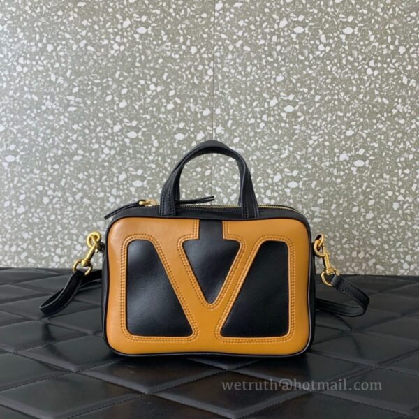 Valentino Garavani Viva Superstar 0016 Black