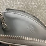 Valentino Garavani Superstar Leather Key bag 038 Silver - Image 3
