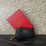 Valentino Garavani Superstar Leather Key bag 038 Black