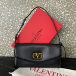 Valentino GARAVANI DEVAIN Small Lambskin Shoulder Bag 2031 Black - Image 4